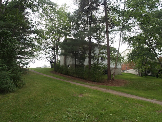 21_E8042513.jpg