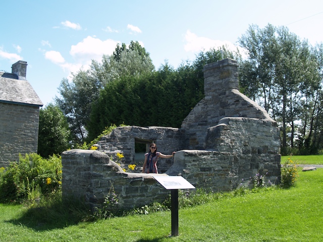 32_E8052589.jpg