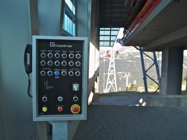 E9213097.jpg